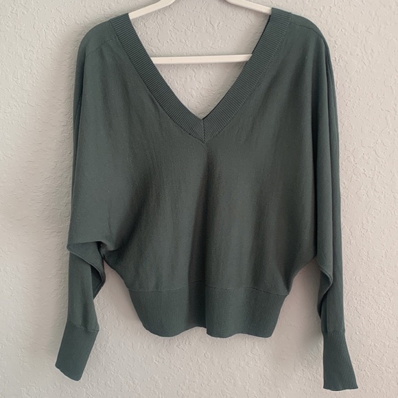 Express V-Neck Relaxed Dolman Sleeve Sweater - Picture 9 of 10